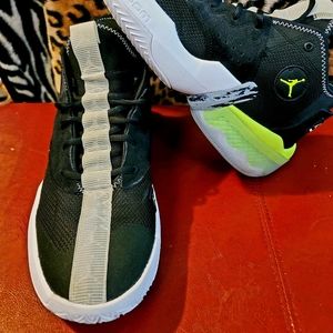 📣Mint Condition!!📣 Jordan React Elevation Volt!